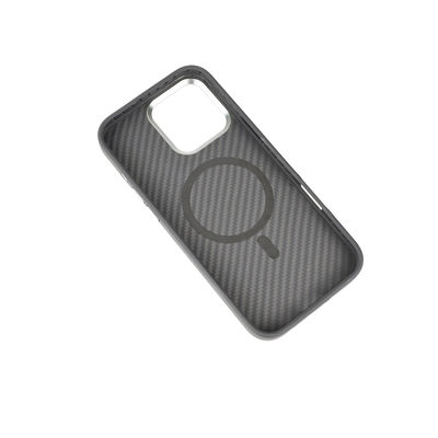 Casing Ponsel Serat Aramid Magnetik Tipis 0.8mm 16g untuk iPhone 16 Pro dengan Injeksi Samping dan Penutup Penuh