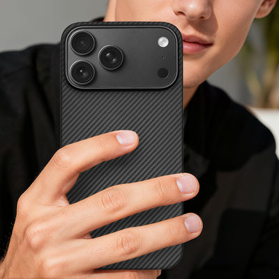 Tutup Ponsel Serat Karbon Aramid dengan Bingkai Logam untuk iPhone 17 Pro Max